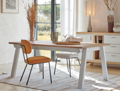 Quelles chaises associer à une table en bois ?